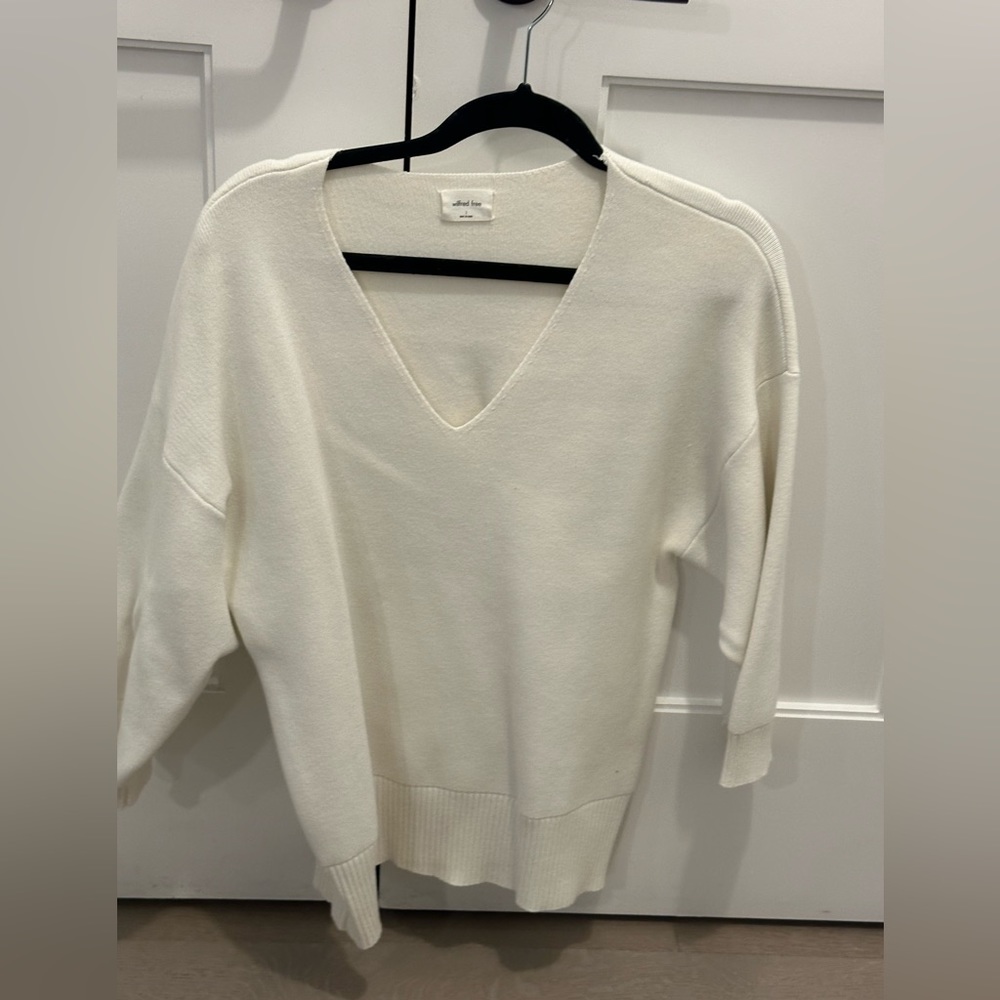 Aritzia White V neck Sweater